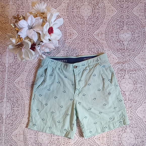 COPY - crown & Ivy light colored shorts - Picture 15 of 15
